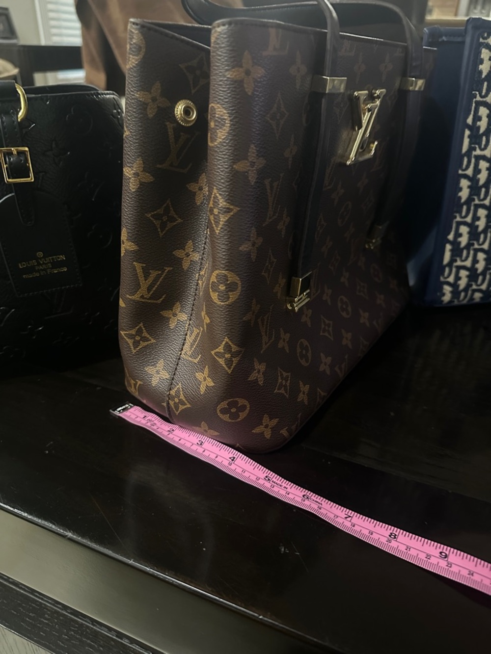 ‼️WOW‼️LV Luxury Monogram Canvas Tote with Black Trim and Gold Accent - Picture 4 of 9